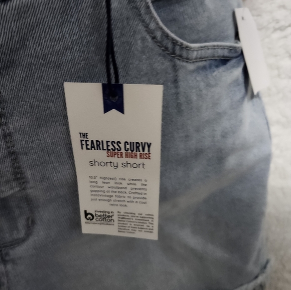 Wallflower The Fearless Curvy Super High Rise Shorty Shorts Size: 14W - Picture 3 of 9